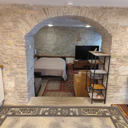 Apartment Old Town Stylish Stonehouse Kauba 6a