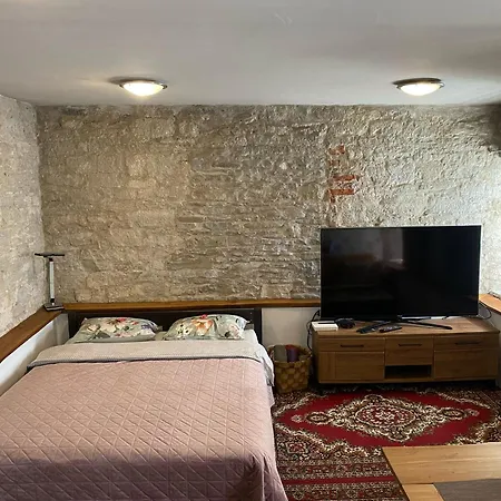 Apartment Old Town Stylish Stonehouse Kauba 6a Kuressaare