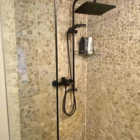 Old Town Stylish Stonehouse Kauba 6a Apartment