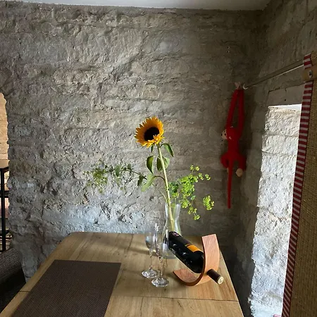 Old Town Stylish Stonehouse Kauba 6a Apartment *